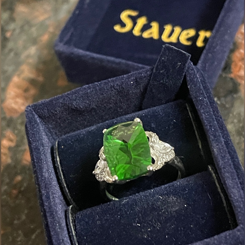 STAUER STERLING SILVER CZ RING HIGHLY FACETED GREEN CENTER STONE LIKE NEW size 8 - Picture 11 of 11